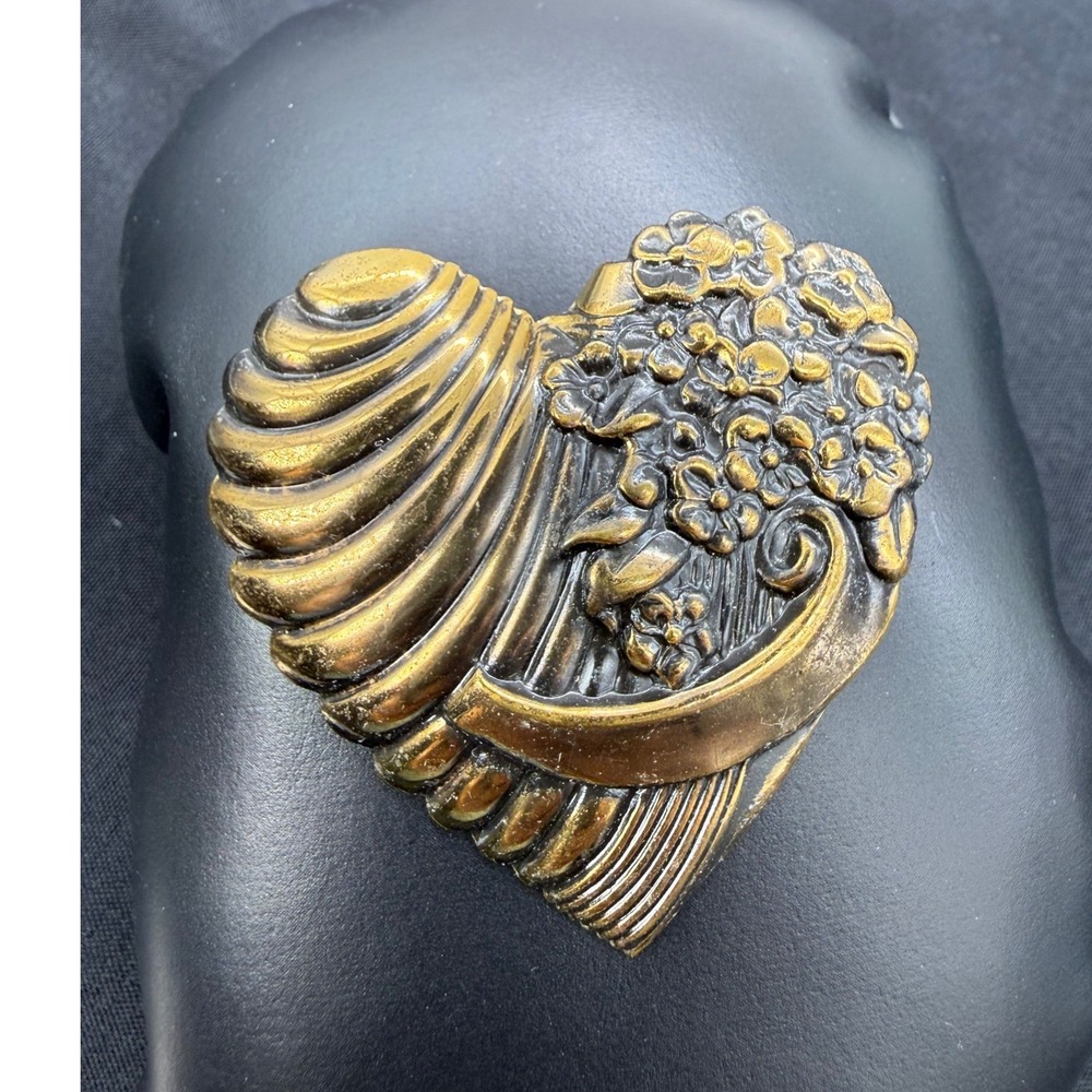 Vintage Antique Gold Tone Heart Floral Brooch Ribbed Texture Pin Accessory